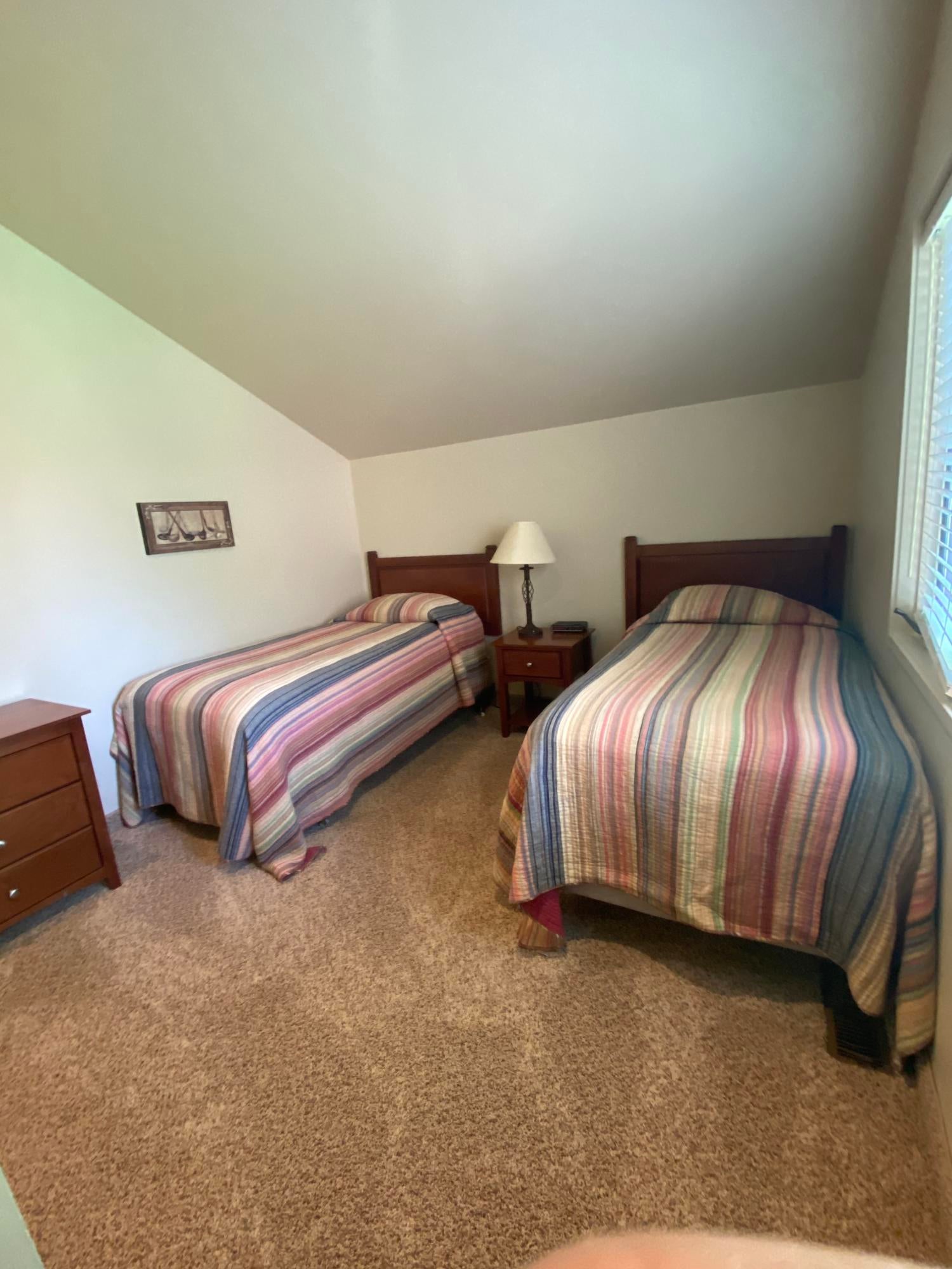 1904 Redtail Hawk Drive, Unit RV49J Redmond, OR 97756 - Photo 10 of 22 IMG_2407