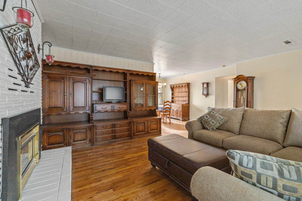1460 Joe Wright Road Klamath Falls, OR 97603 - Photo 15 of 78 1460JoeWrightRdInterior-5