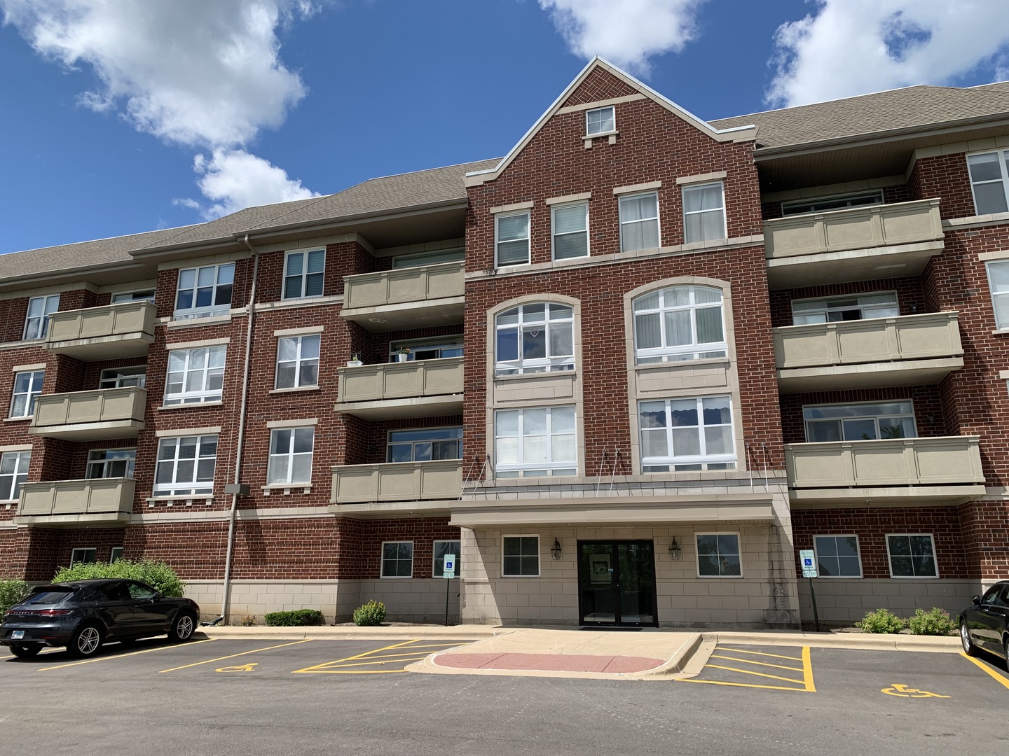 77 North Quentin Road, Unit 207 Palatine, IL 60067 - Photo 1 of 6