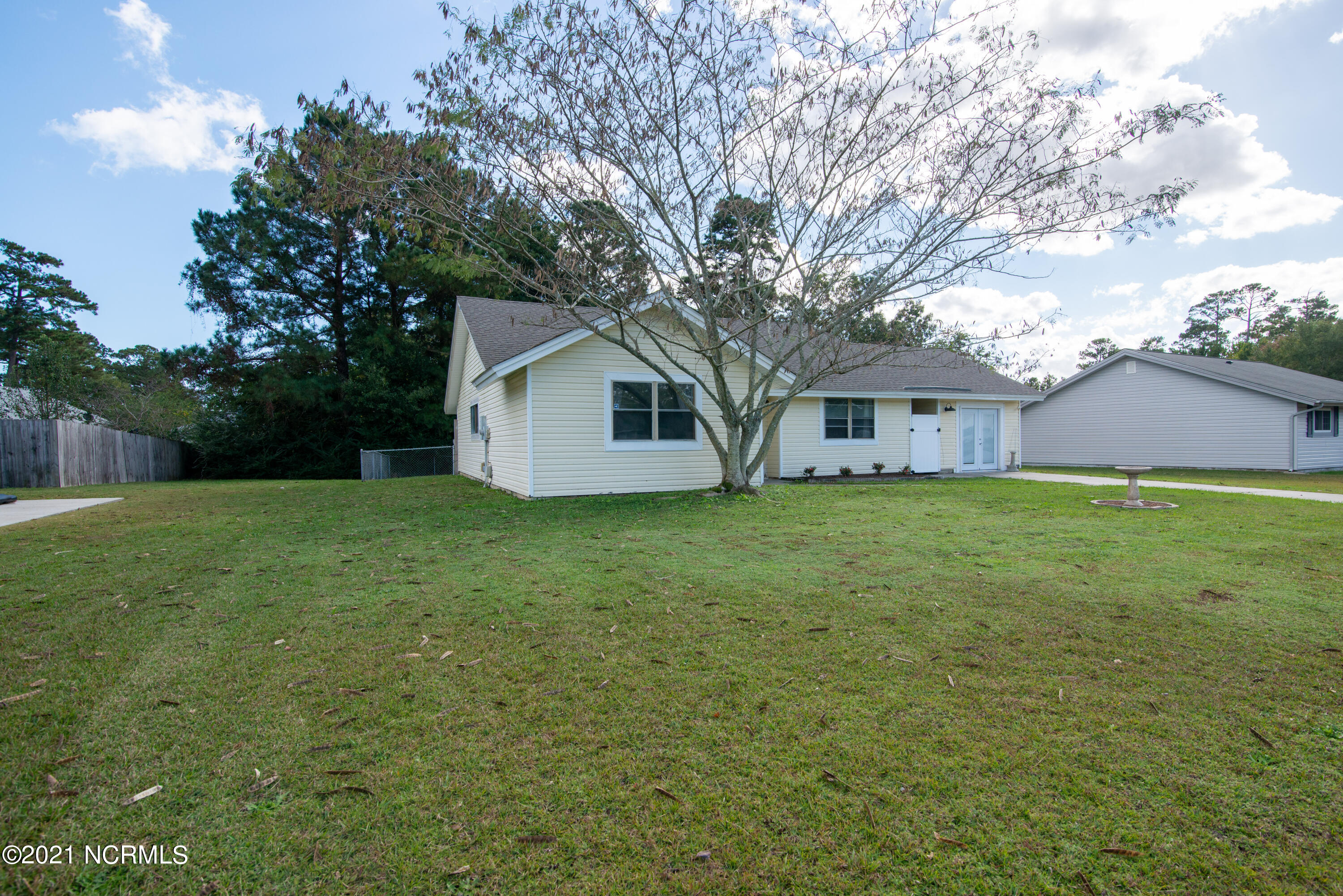 405 Dennis Road Jacksonville, NC 28546 - Photo 3 of 35 DSC_4387