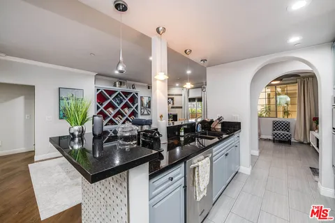 $760,000 | 4805 Bellflower Avenue, Unit 104, North Hollywood, CA 91601