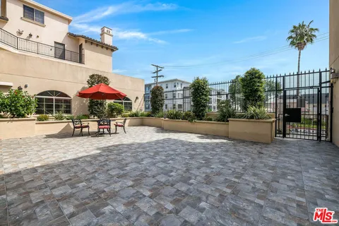 $760,000 | 4805 Bellflower Avenue, Unit 104, North Hollywood, CA 91601