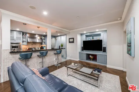 $760,000 | 4805 Bellflower Avenue, Unit 104, North Hollywood, CA 91601