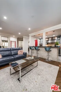 $760,000 | 4805 Bellflower Avenue, Unit 104, North Hollywood, CA 91601