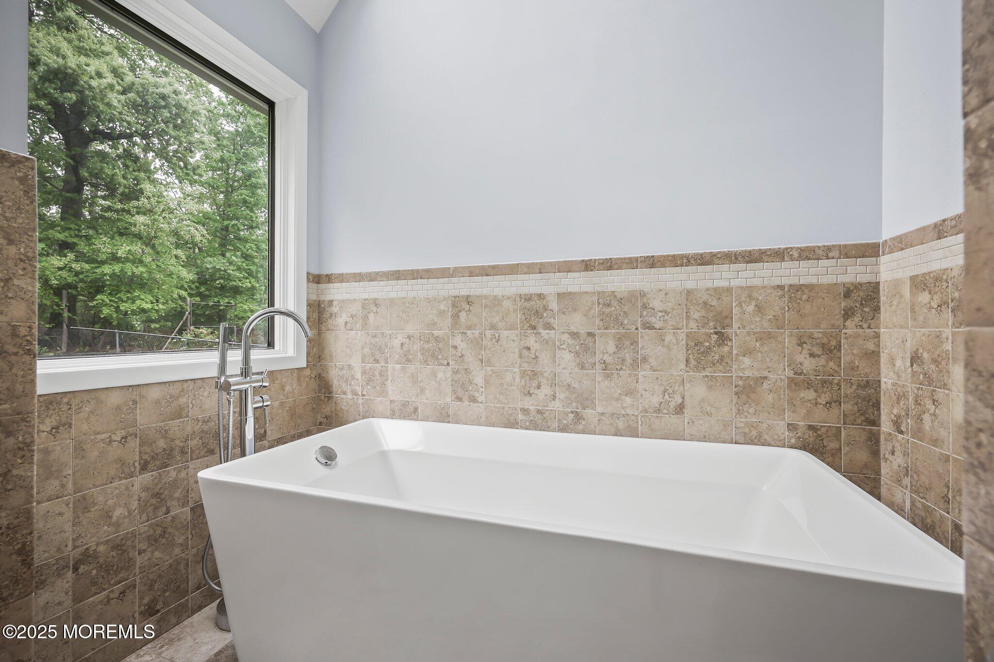 164 Lemon Road Farmingdale, NJ 07727 - Photo 20 of 44 26-web-or-mls-LPM_9156