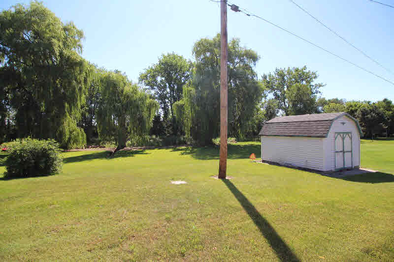 222 North Huron Road Linwood, MI 48634 - Photo 8 of 29