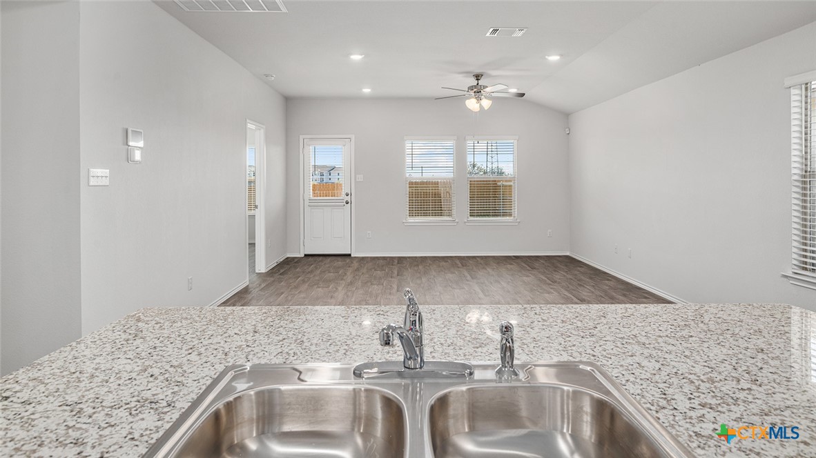 1416 Victory Rnch Trail Killeen, TX 76549 - Photo 7 of 20