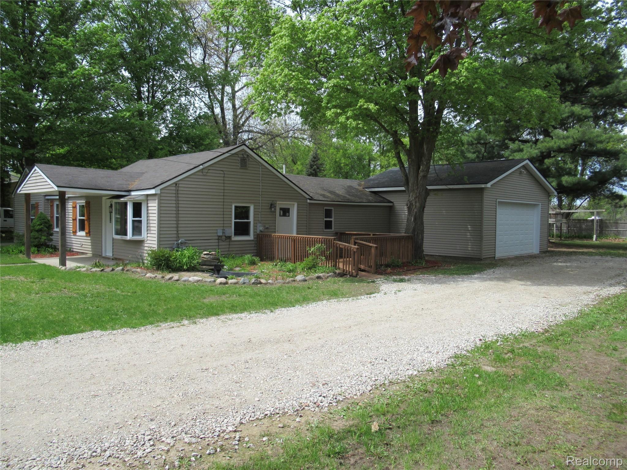 2743 Imlay City Road Lapeer, MI 48446 - Photo 3 of 22 IMG_1847.JPG