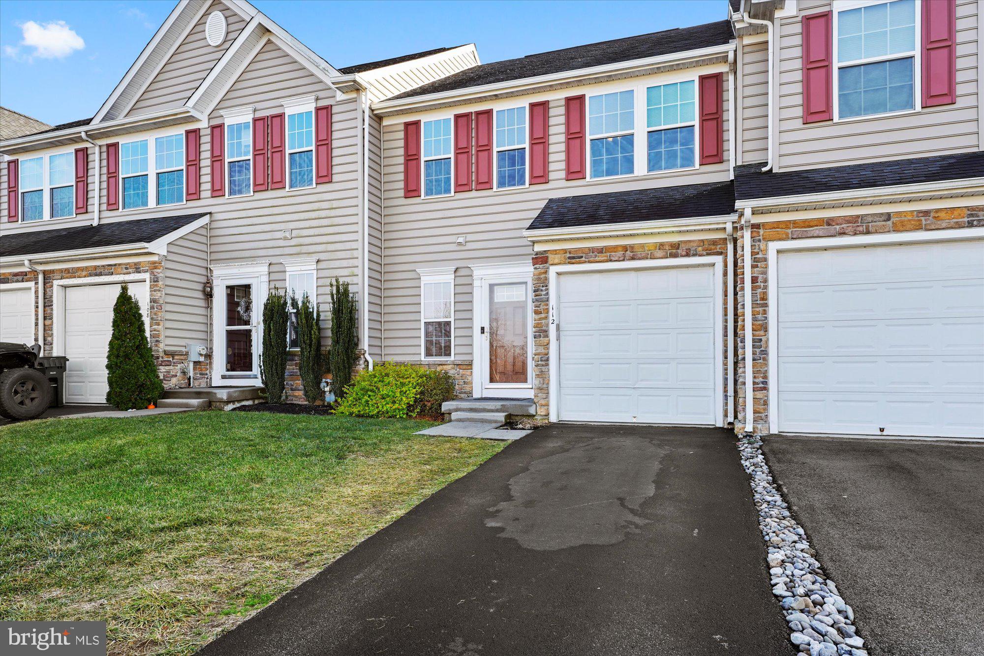 112 Tulsk Road Avondale, PA 19311 - Photo 2 of 28 Plenty of Parking