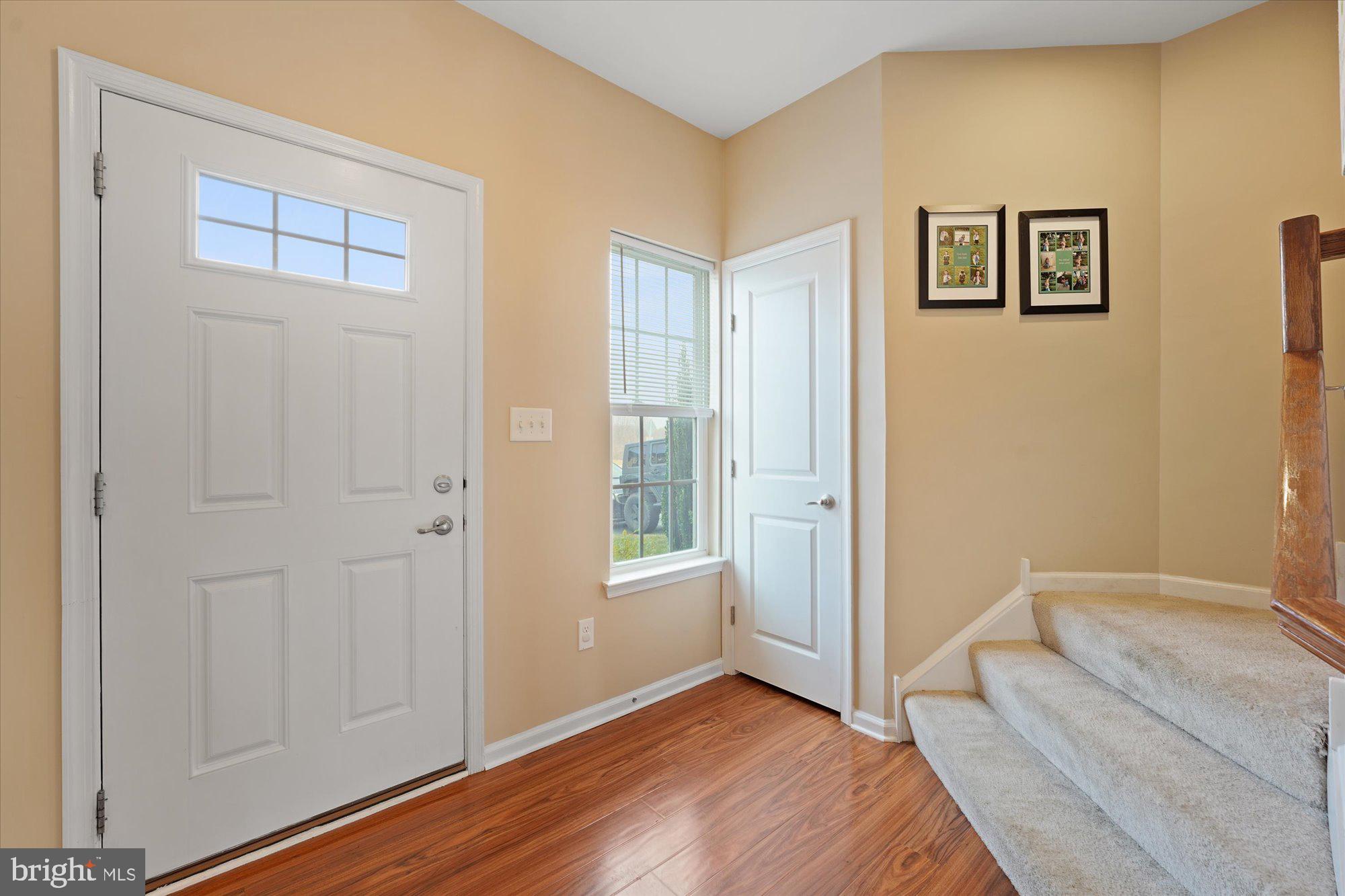 112 Tulsk Road Avondale, PA 19311 - Photo 4 of 28 Open foyer
