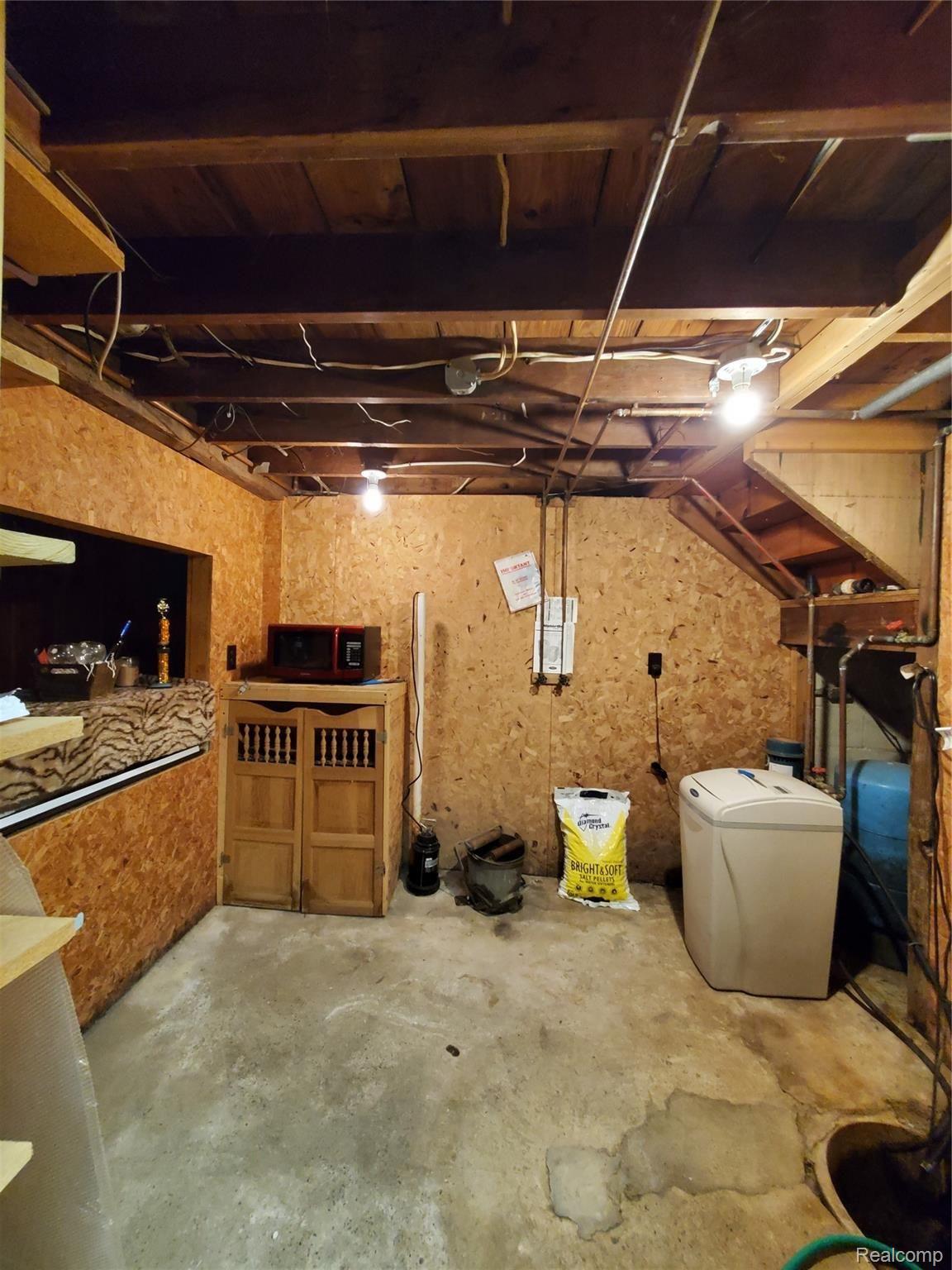 5141 North State Road Davison, MI 48423 - Photo 27 of 36 Sub level storage utility area1 - 5141 State Rd. Davison, MI (2)
