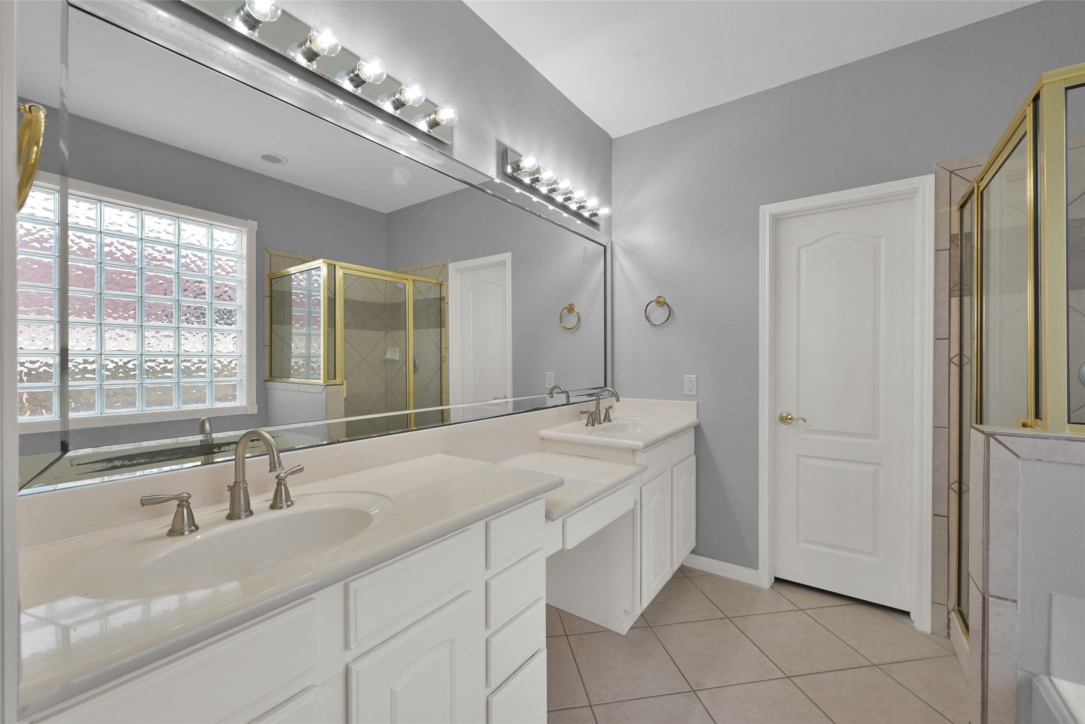 23202 Drywood Crossing Court Spring, TX 77373 - Photo 17 of 31 Primary Bathroom with double sinks