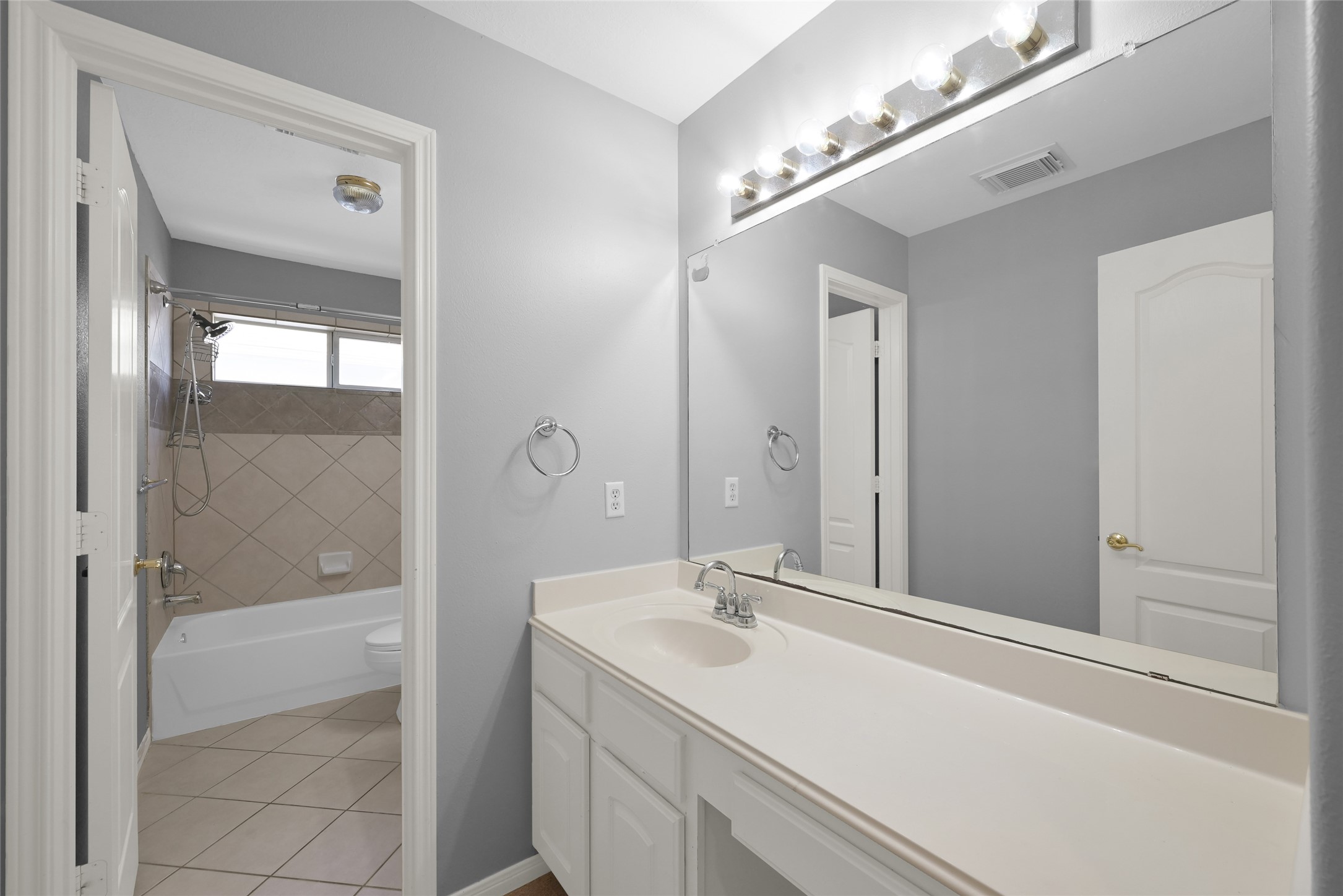 23202 Drywood Crossing Court Spring, TX 77373 - Photo 25 of 31 Full Bathroom Upstairs