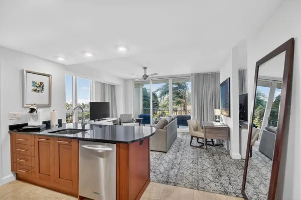 $587,000 | 3800 North Ocean Drive, Unit 518, Singer Island, FL 33404