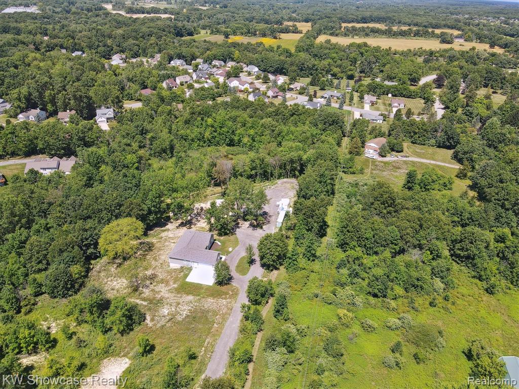 1657 Frech Lane Howell, MI 48855 - Photo 10 of 11