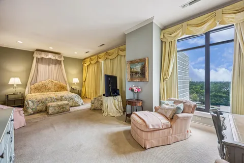 $2,095,000 | 2121 Kirby Drive, Unit 7NE, Houston, TX 77019