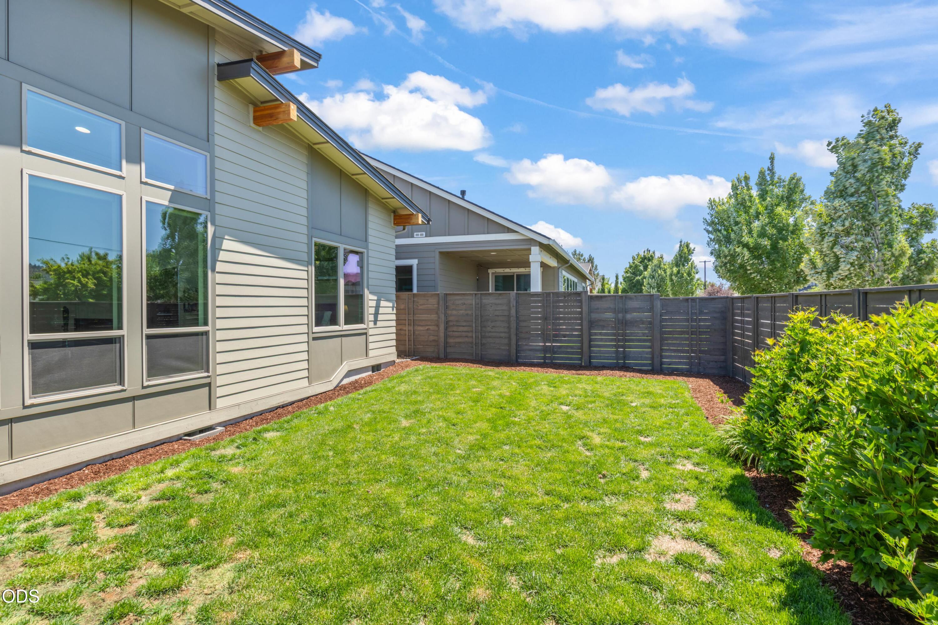 63177 Iner Loop Bend, OR 97701 - Photo 31 of 39