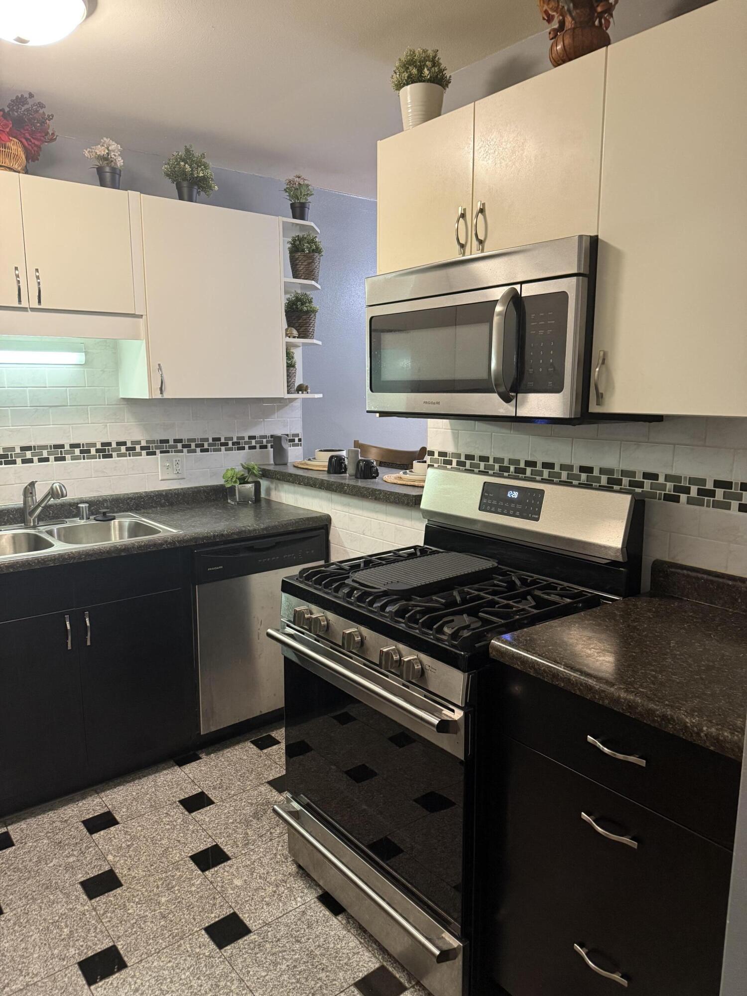 4155 West Rivers Edge Circle, Unit 13 Brown Deer, WI 53209 - Photo 16 of 37 IMG_7872