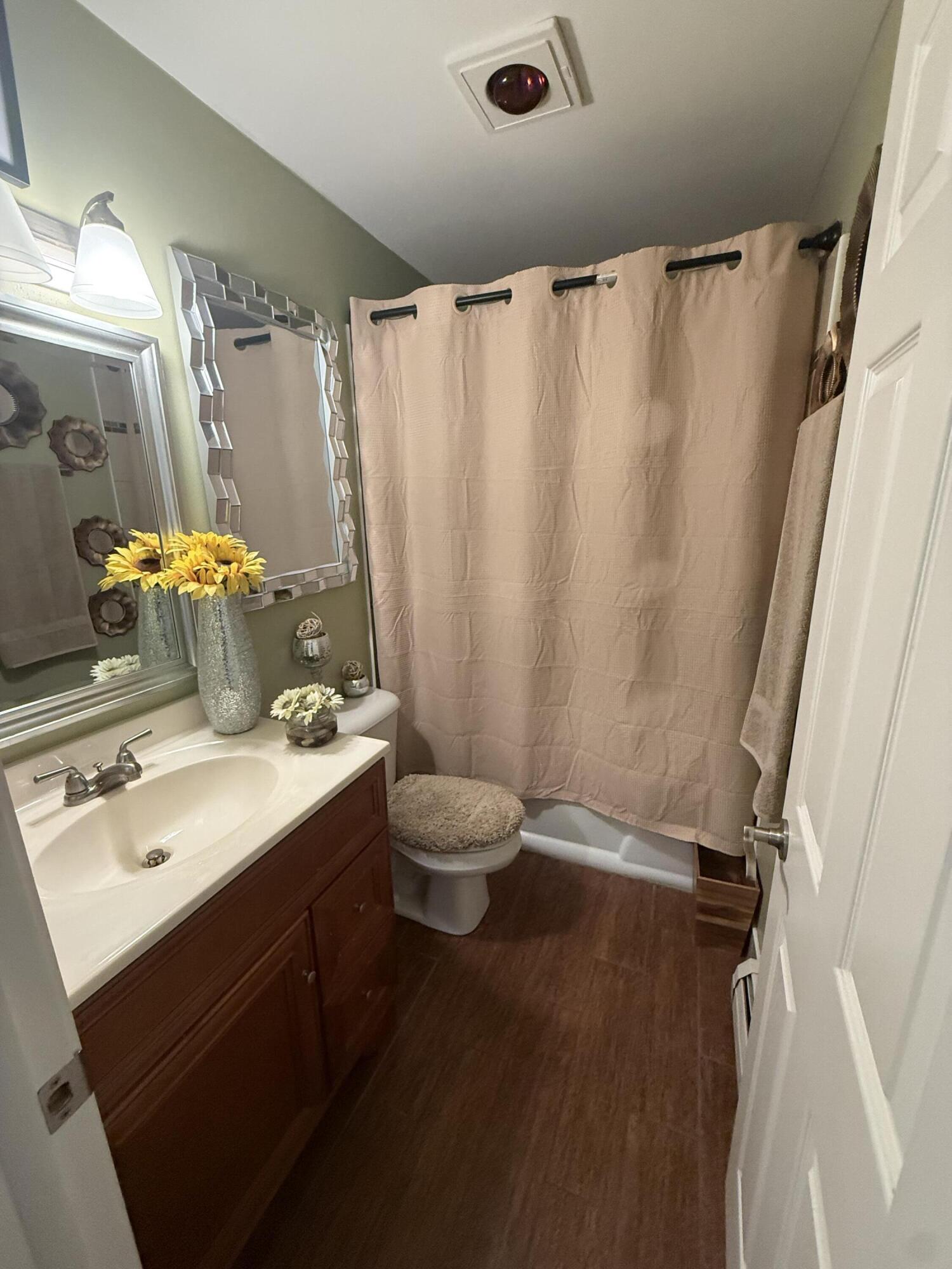 4155 West Rivers Edge Circle, Unit 13 Brown Deer, WI 53209 - Photo 20 of 37 IMG_7860