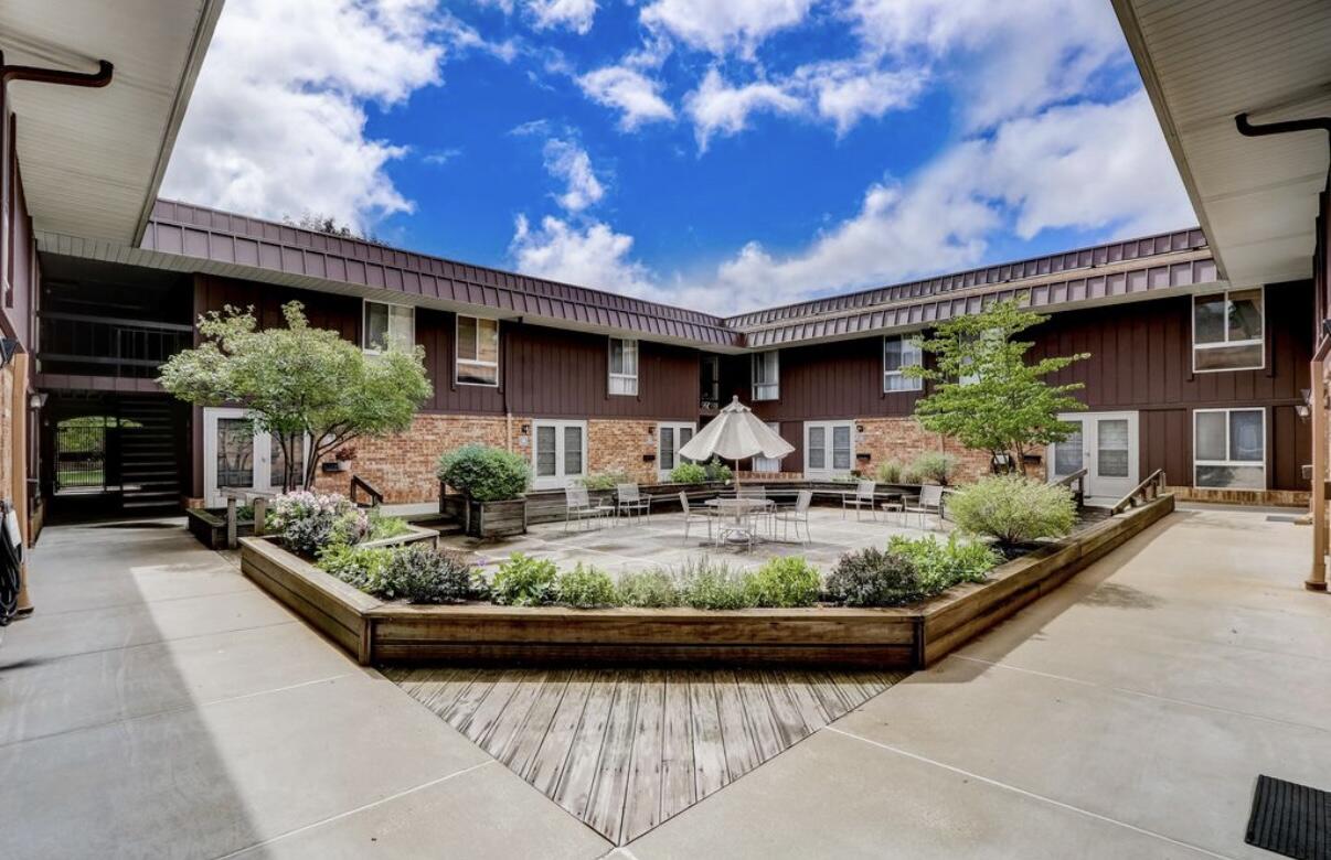 4155 West Rivers Edge Circle, Unit 13 Brown Deer, WI 53209 - Photo 6 of 37 IMG_7897