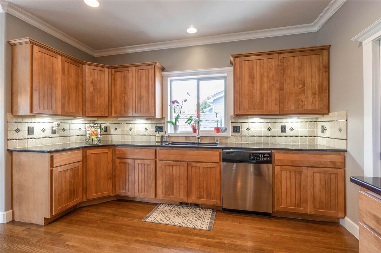 17528 East Apollo Road Greenacres, WA 99016 - Photo 10 of 42 Gallery Image 10