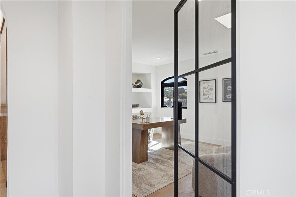 8140 Calabar Avenue Playa del Rey, CA 90293 - Photo 18 of 59 Office