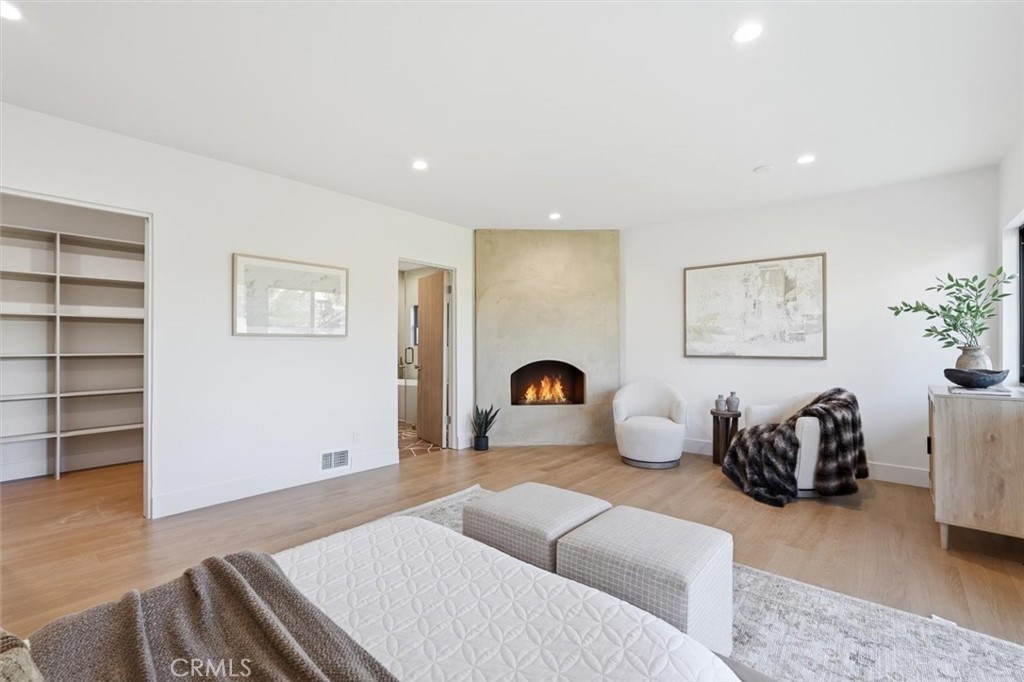 8140 Calabar Avenue Playa del Rey, CA 90293 - Photo 28 of 59 Primary Suite