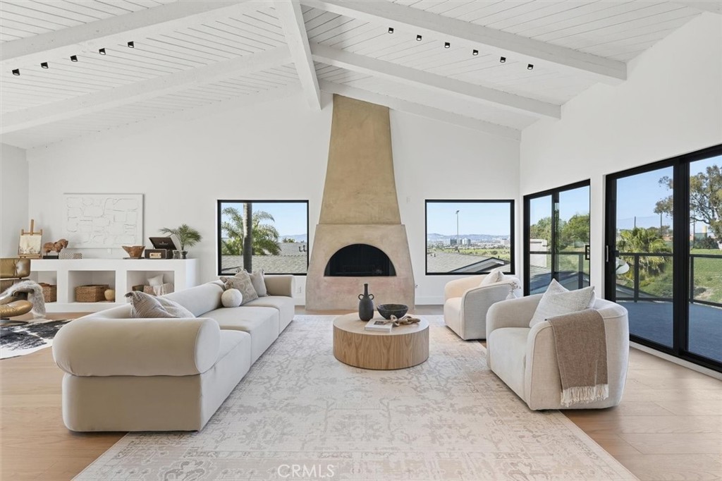 8140 Calabar Avenue Playa del Rey, CA 90293 - Photo 5 of 59 a living room with furniture and a large window