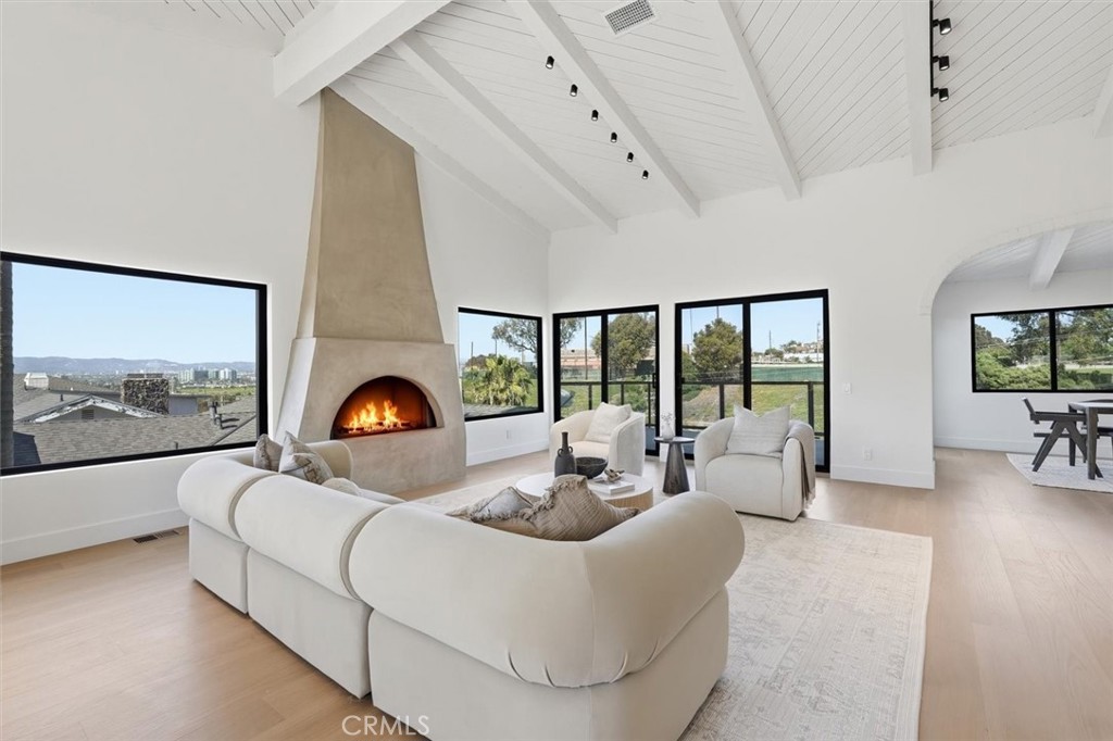 8140 Calabar Avenue Playa del Rey, CA 90293 - Photo 9 of 59 Great room