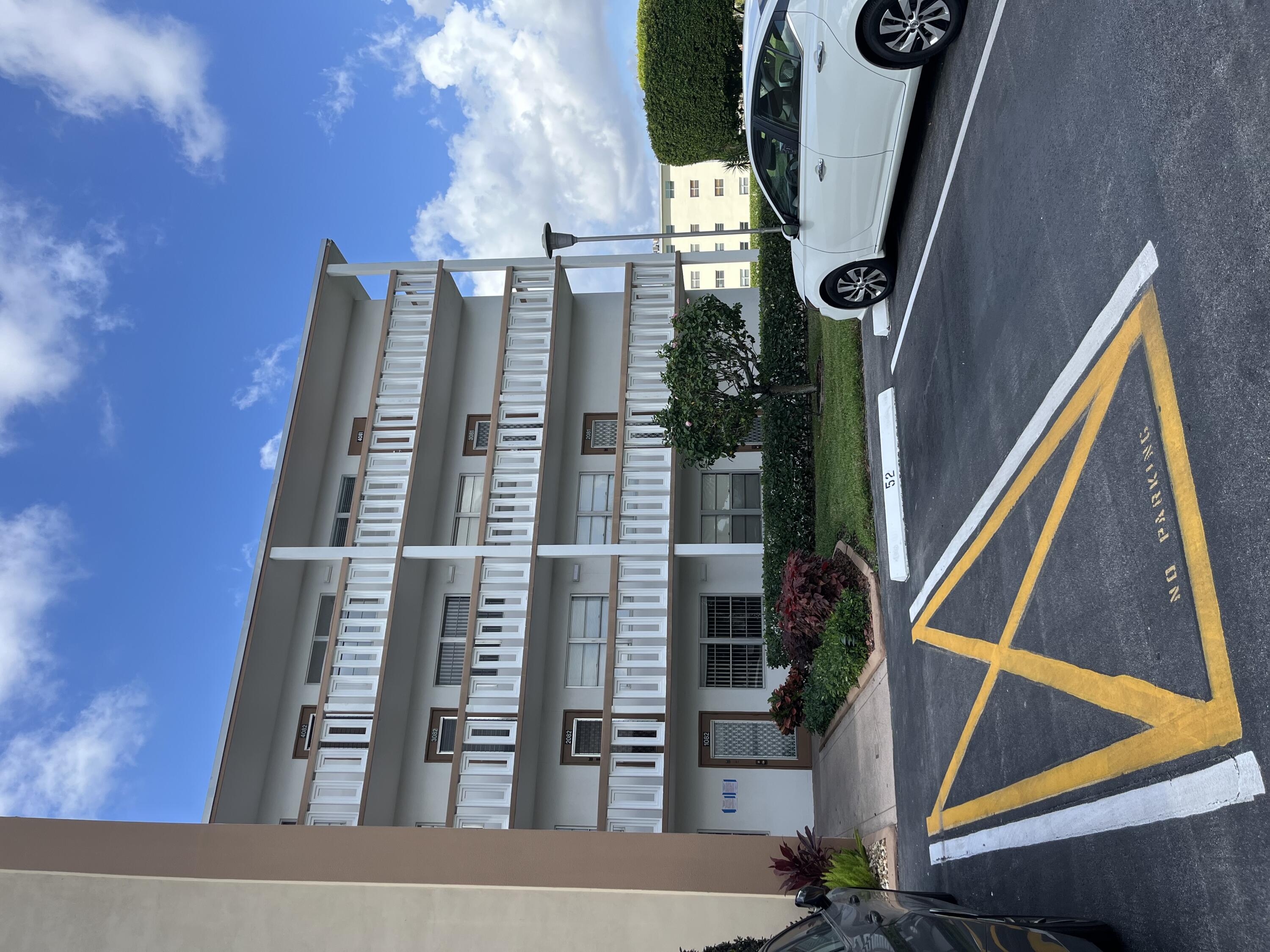 3081 Cornwall East Boca Raton, FL 33434 - Photo 1 of 16 building