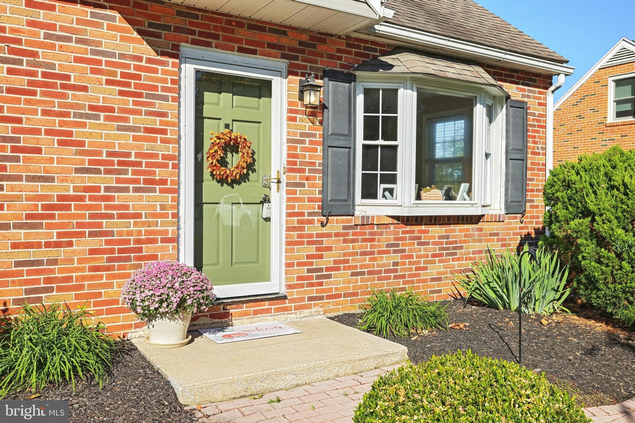 230 Edgewood Road York, PA 17402 - Photo 4 of 32 Gallery Image 4