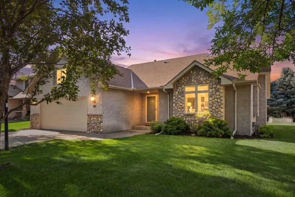 $385,000 | 1414 Courtland West, Waconia, MN 55387