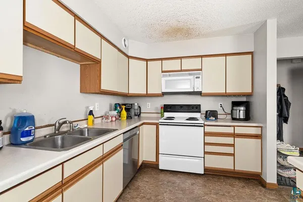 $500,000 | 2417 Vermilion Road, Duluth, MN 55803