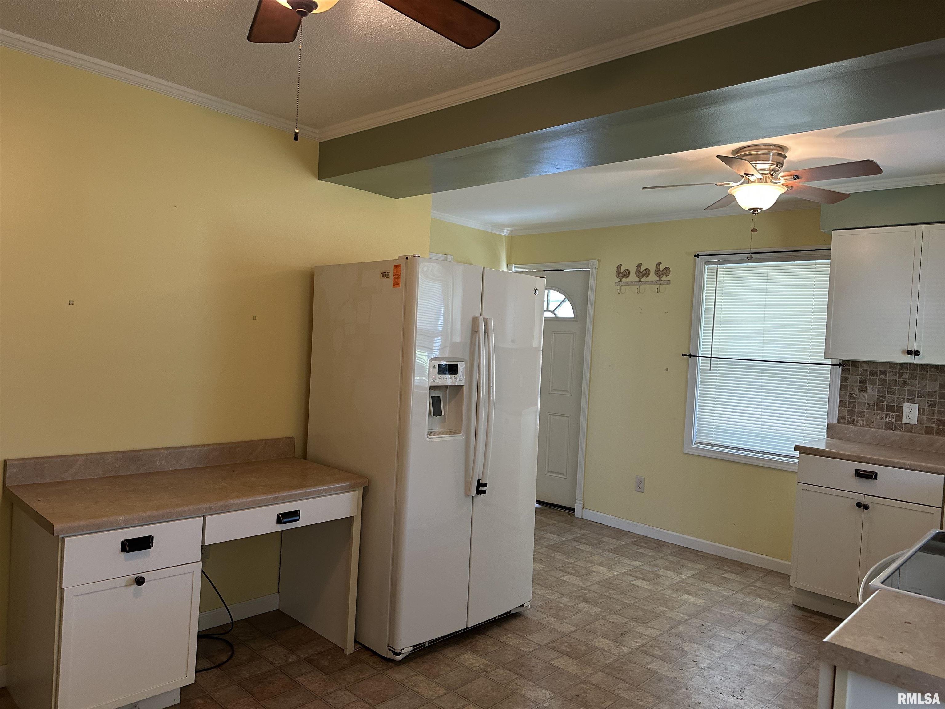 814 Park Place Clinton, IA 52732 - Photo 5 of 11