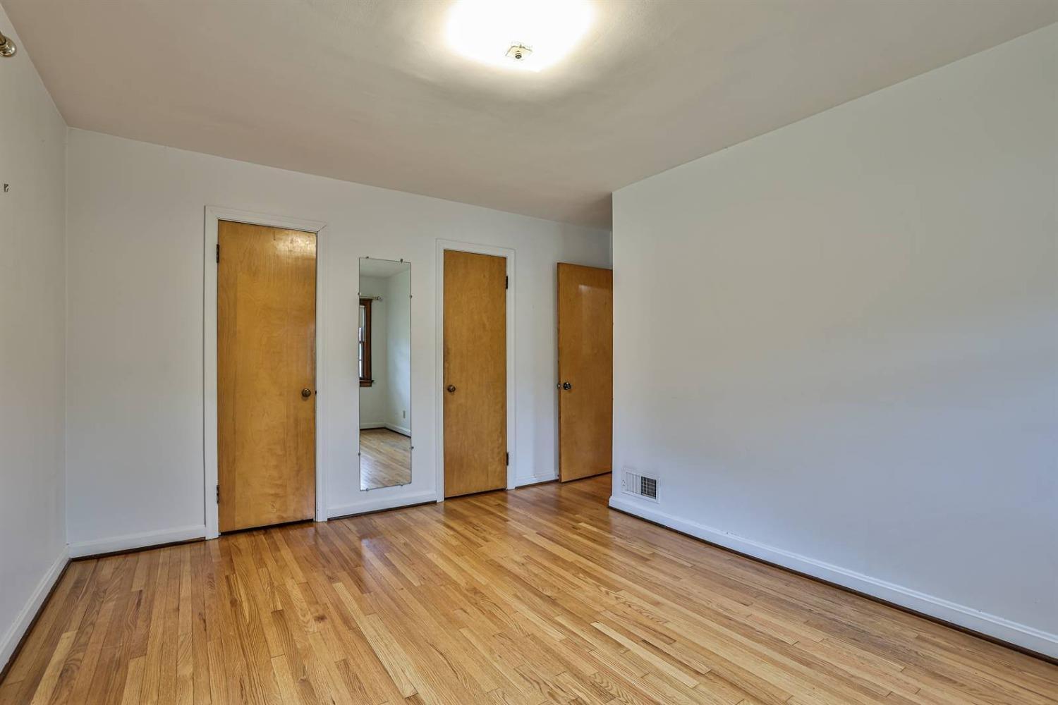 1216 Anderson Ferry Road Cincinnati, OH 45238 - Photo 14 of 33