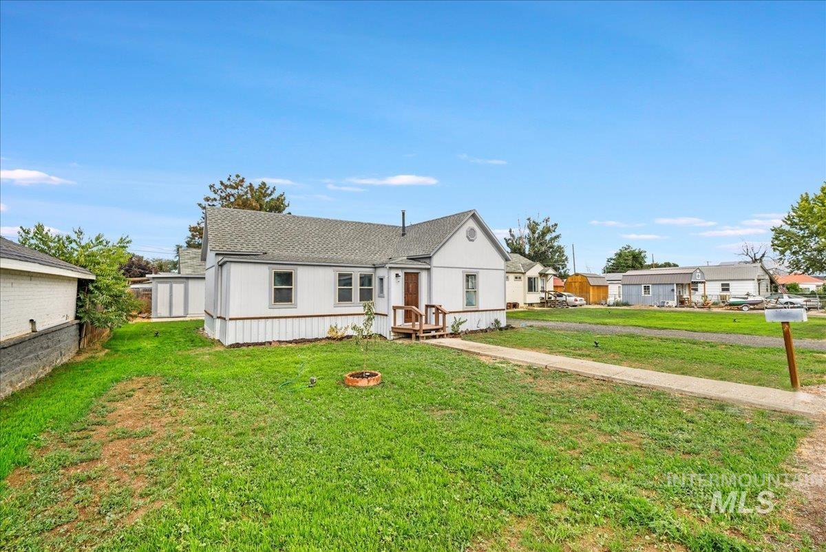 225 Oregon Street Gooding, ID 83330 - Photo 27 of 33