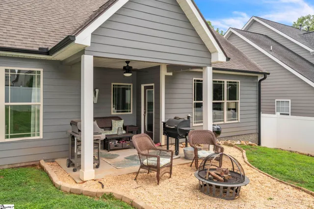 $380,000 | 542 Drayton Hall Boulevard, Duncan, SC 29334