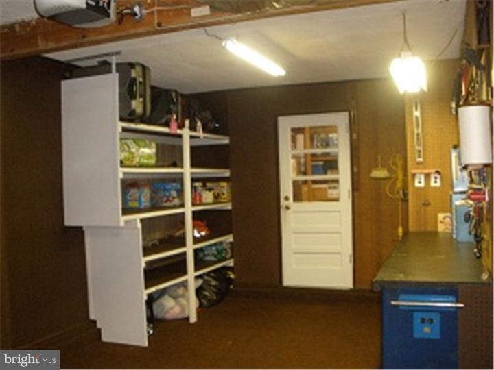 11 Fort Sumpter Road Pennsville, NJ 08070 - Photo 14 of 20 Garage
