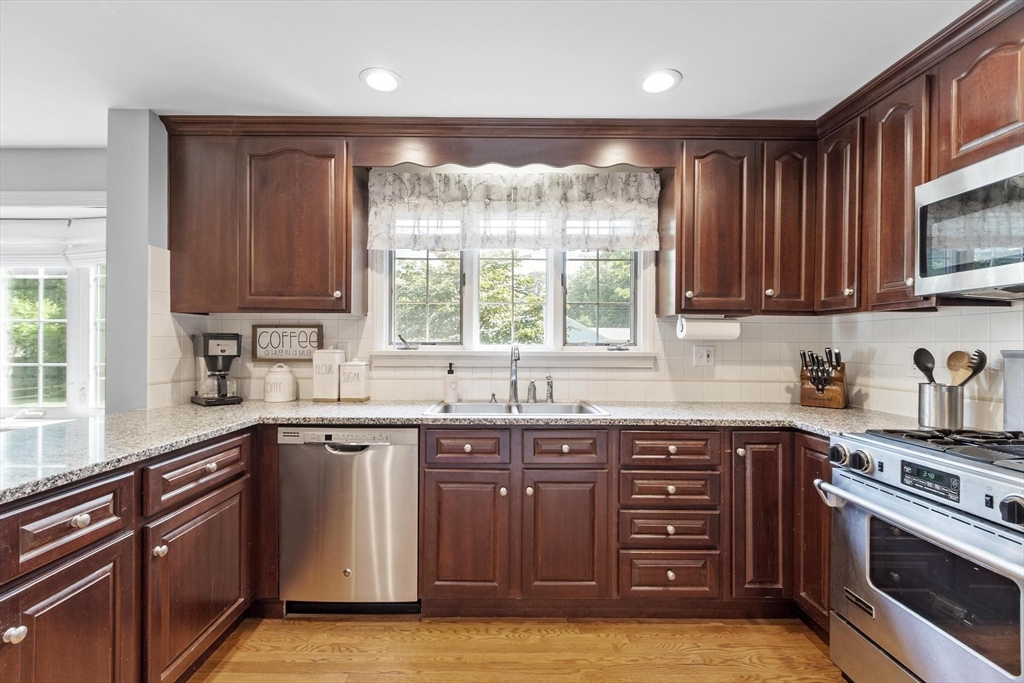 9 Foster Street Acton, MA 01720 - Photo 4 of 42