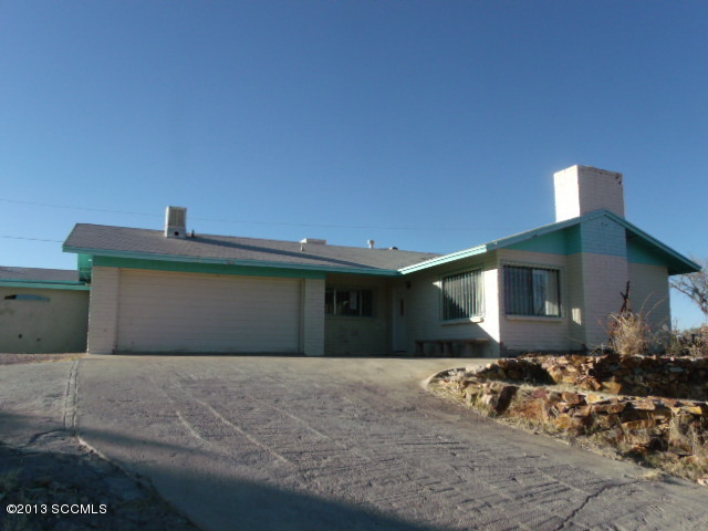 425 North Adams Street Nogales, AZ 85621 - Photo 1 of 13