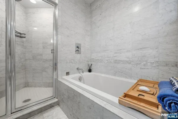$7,500 | 600 Harbor Boulevard, Unit 870, Weehawken, NJ 07086