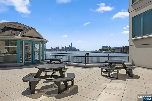 $7,500 | 600 Harbor Boulevard, Unit 870, Weehawken, NJ 07086