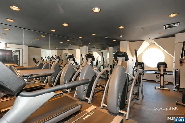 $7,500 | 600 Harbor Boulevard, Unit 870, Weehawken, NJ 07086