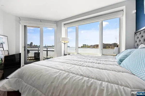 $7,500 | 600 Harbor Boulevard, Unit 870, Weehawken, NJ 07086