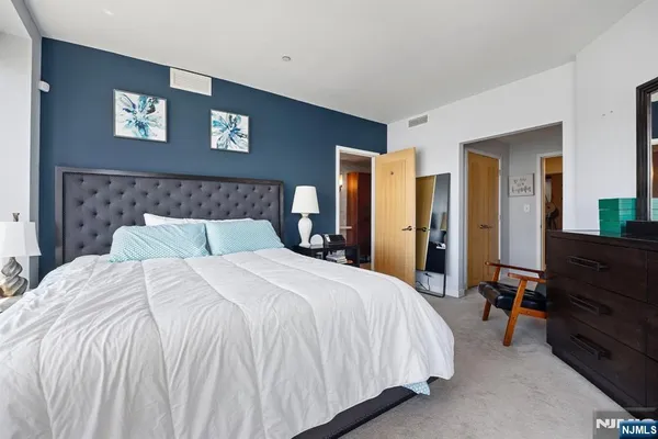 $7,500 | 600 Harbor Boulevard, Unit 870, Weehawken, NJ 07086