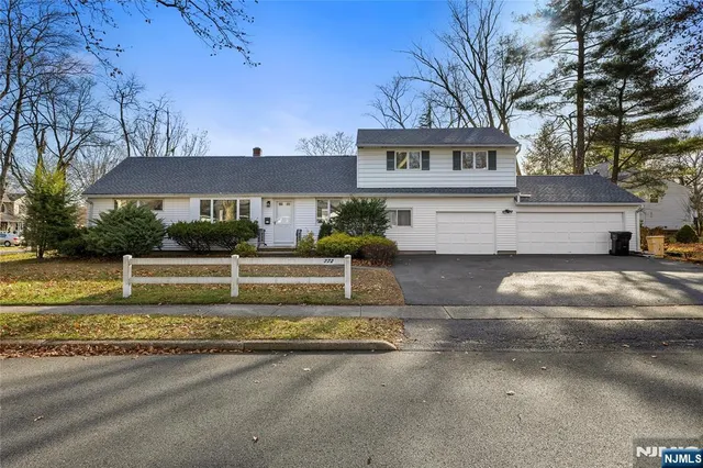 $3,950 | 772 Arbor Road, Paramus, NJ 07652
