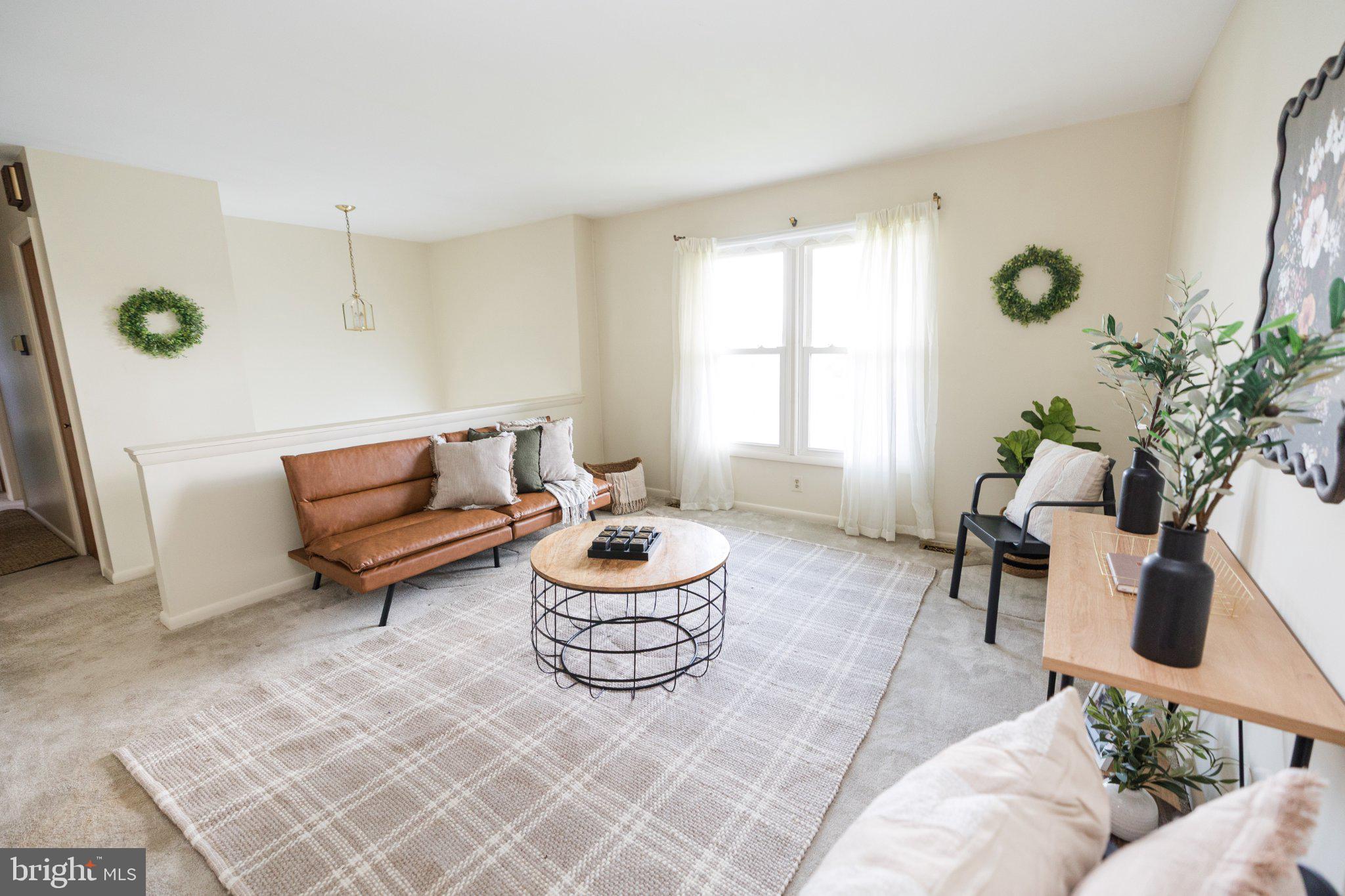 11307 Treeview Lane Monrovia, MD 21770 - Photo 7 of 116 Bright and inviting living space.