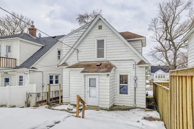 $2,499 | 595 Hawthorne Avenue East, St. Paul, MN 55130