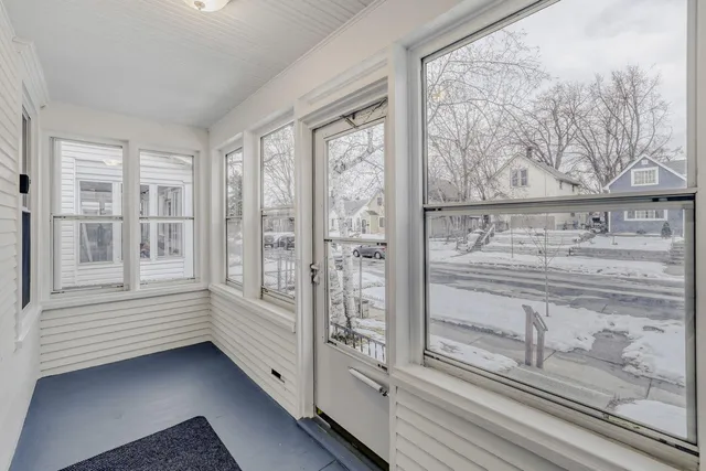 $2,499 | 595 Hawthorne Avenue East, St. Paul, MN 55130