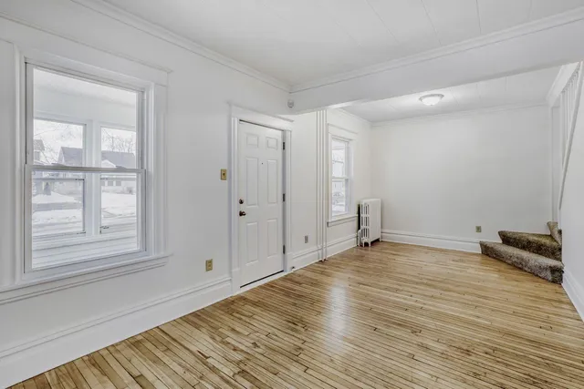 $2,499 | 595 Hawthorne Avenue East, St. Paul, MN 55130